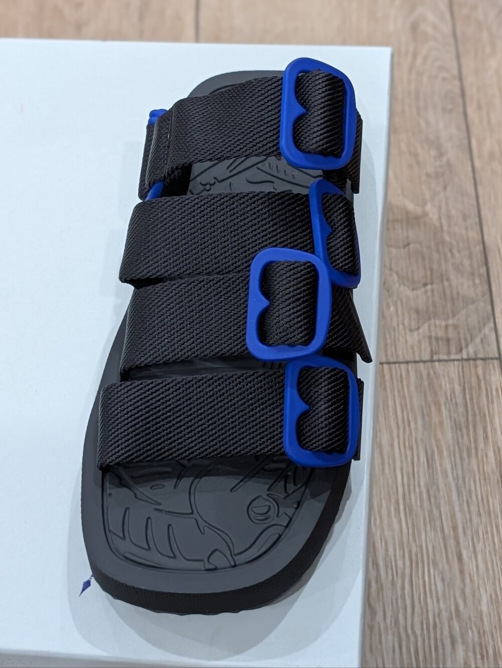 $660 Mens BURBERRY Nylon Strap Sandals Blue/Black 43 US 10 - Picture 2 of 8
